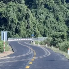 Hai quy tắc không thể quên khi lái xe đổ đèo