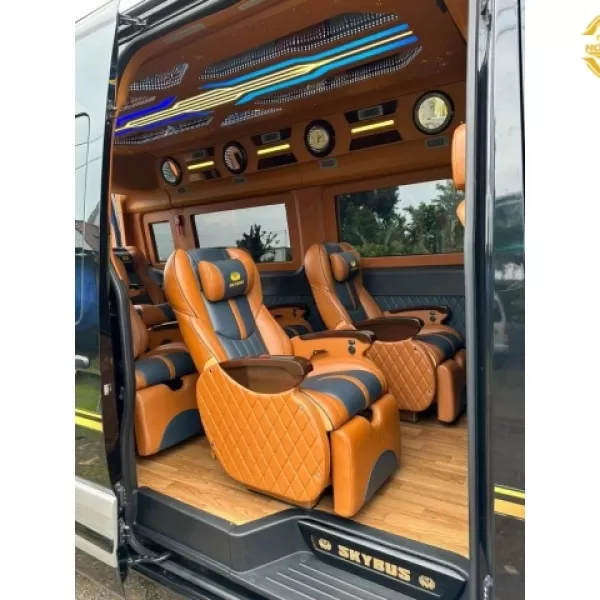 Cho thuê xe Limousine cao cấp 10 ghế có massage